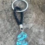 Μπρελόκ με τυρκουάζ και δέρμα